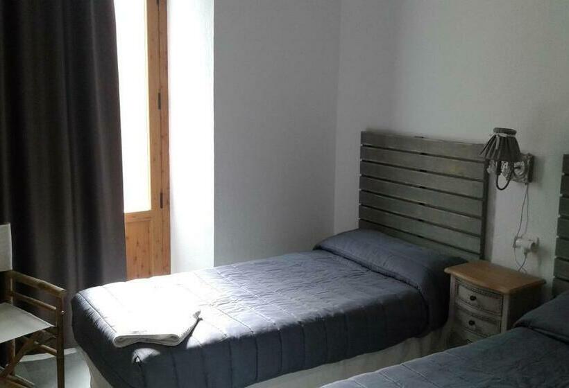 اتاق استاندارد, Granada Old Town Hostel