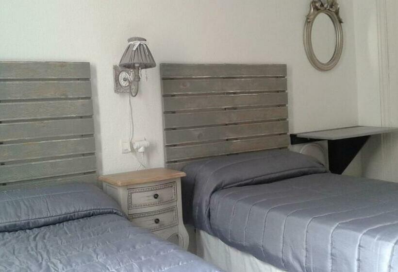 اتاق استاندارد, Granada Old Town Hostel