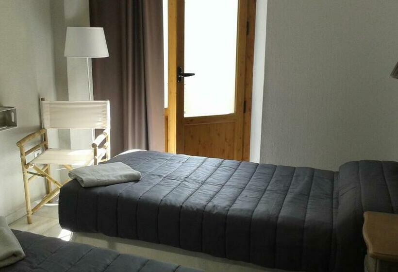 اتاق استاندارد, Granada Old Town Hostel