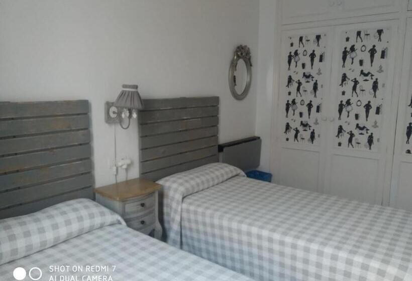 اتاق استاندارد, Granada Old Town Hostel