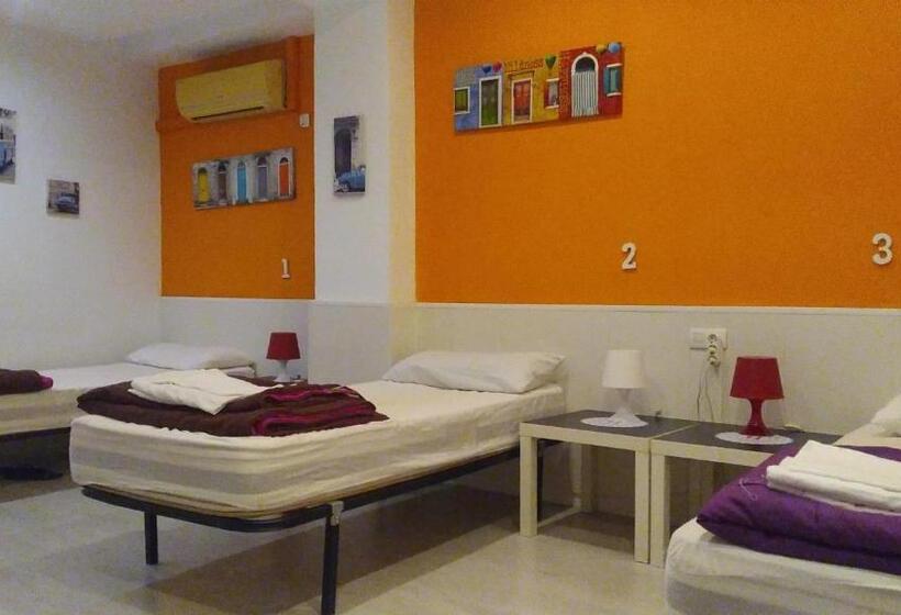 تختخواب در اتاق مشترک, Granada Old Town Hostel