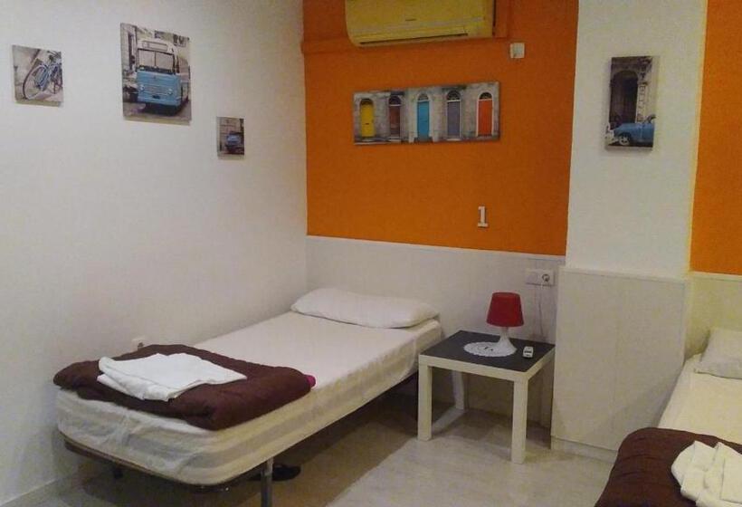 تختخواب در اتاق مشترک, Granada Old Town Hostel