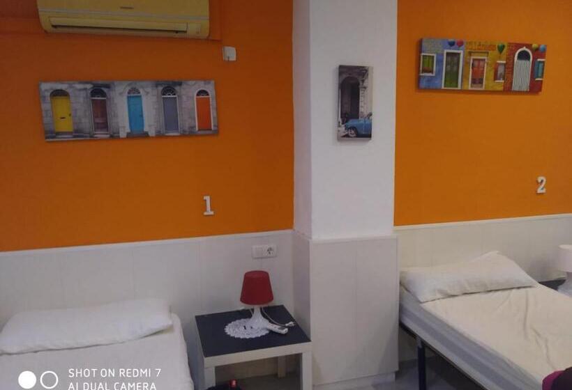 تختخواب در اتاق مشترک, Granada Old Town Hostel