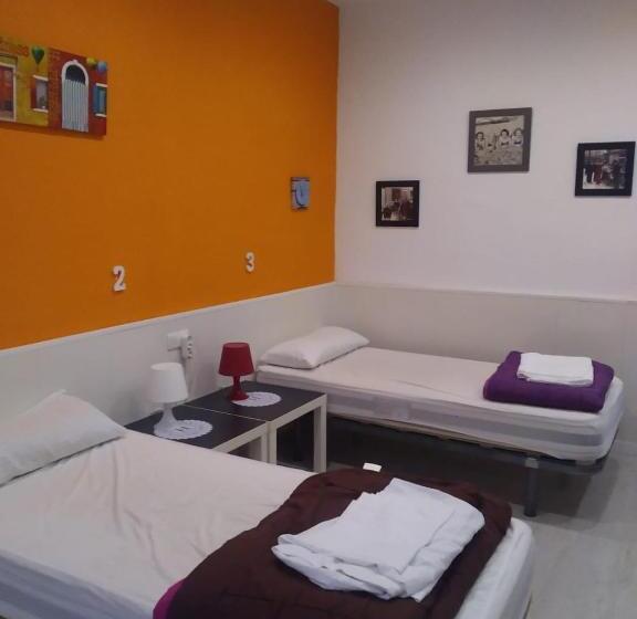 تختخواب در اتاق مشترک, Granada Old Town Hostel