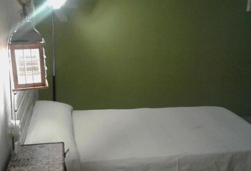 اتاق استاندارد, Granada Old Town Hostel