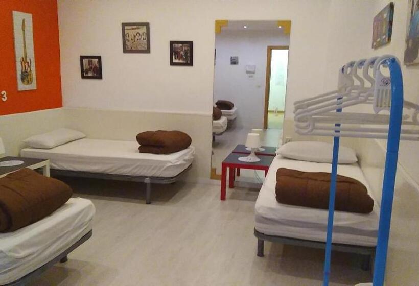 تختخواب در اتاق مشترک, Granada Old Town Hostel