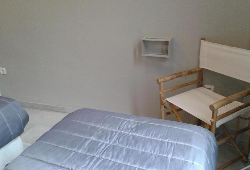 اتاق استاندارد, Granada Old Town Hostel