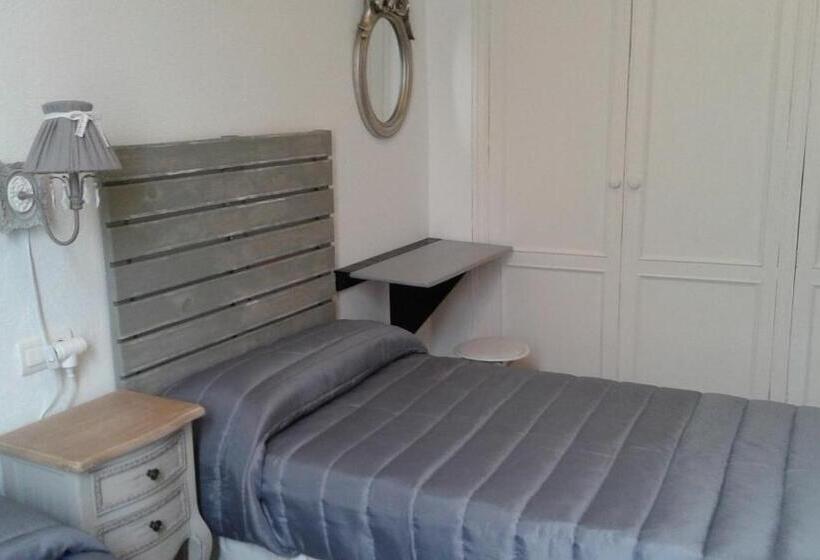 اتاق استاندارد, Granada Old Town Hostel