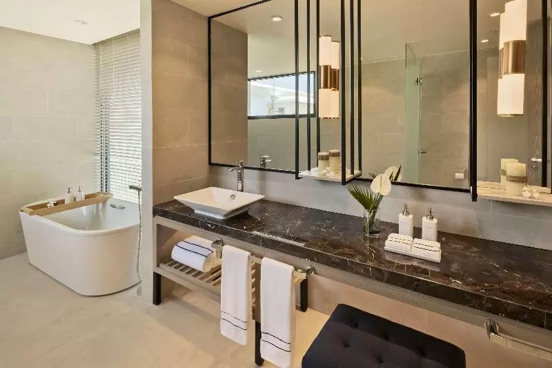 اتاق استاندارد با تخت بزرگ برای معلولان, Doubletree By Hilton Madrid Prado