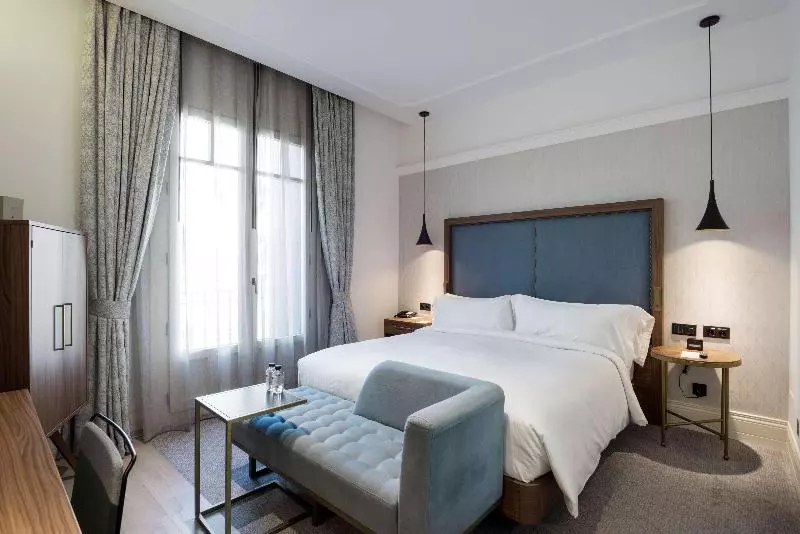 اتاق لوکس با تخت بزرگ, Doubletree By Hilton Madrid Prado