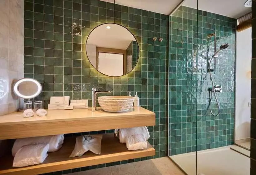 اتاق سوپریور با تخت بزرگ, Doubletree By Hilton Madrid Prado