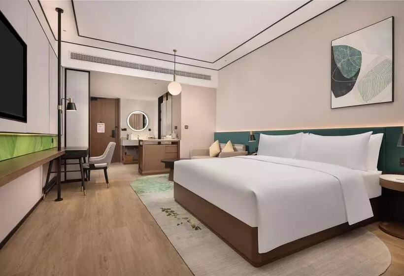 اتاق لوکس با تخت بزرگ, Doubletree By Hilton Madrid Prado