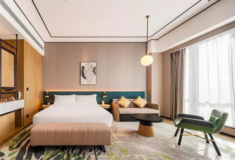 اتاق لوکس با تخت بزرگ, Doubletree By Hilton Madrid Prado