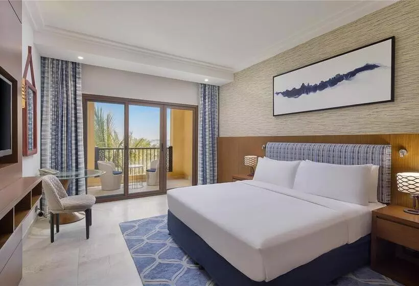 Standard Room King Bed Adapted for people with reduced mobility