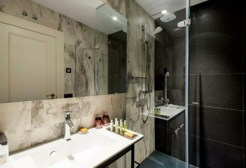 اتاق استاندارد با تخت بزرگ, Doubletree By Hilton Madrid Prado