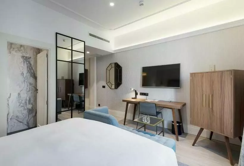 اتاق لوکس با تخت بزرگ, Doubletree By Hilton Madrid Prado