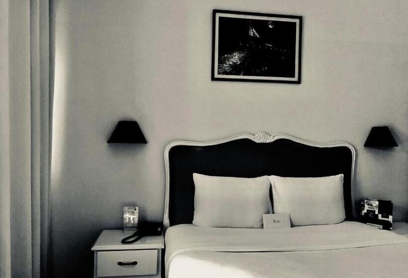 سوییت لوکس, Détente Hôtel