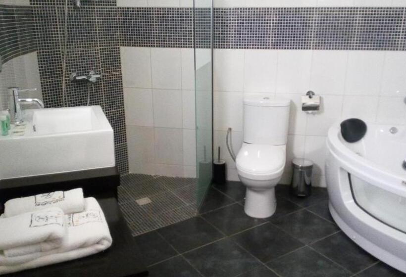 سوئیت با وان آب گرم, Détente Hôtel