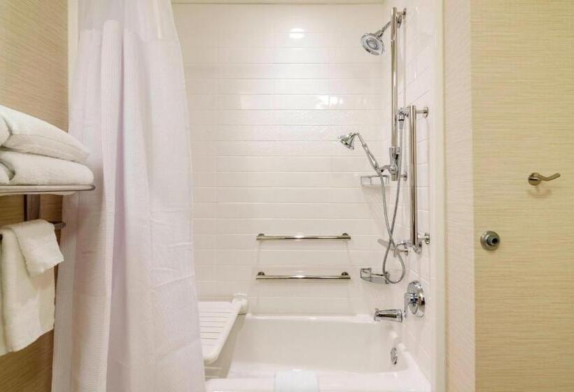 غرفة قياسية سرير كينج لذوى الإحتياجات الخاصة, Fairfield Inn & Suites by Marriott Panama City Beach