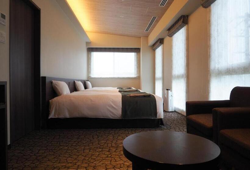 Camera Tripla Standard, Grandvert Kyukaruizawa