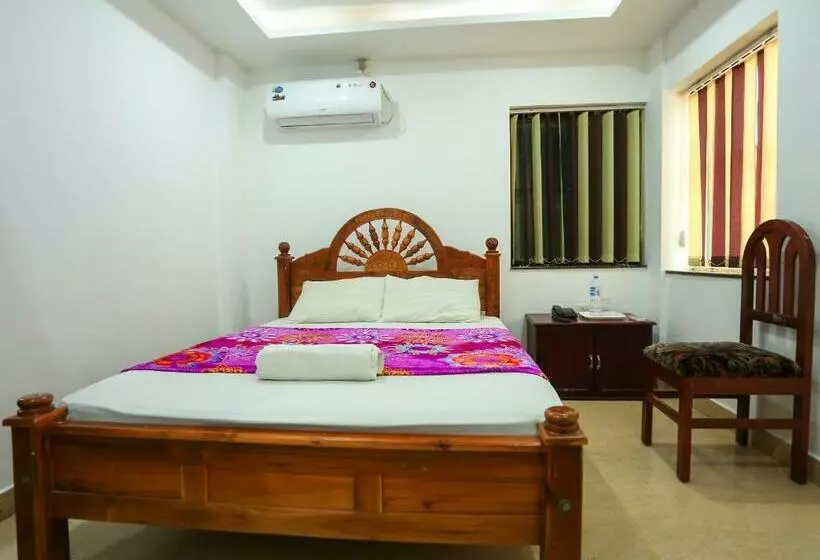 デラックスルーム, Hare Krishna Inn