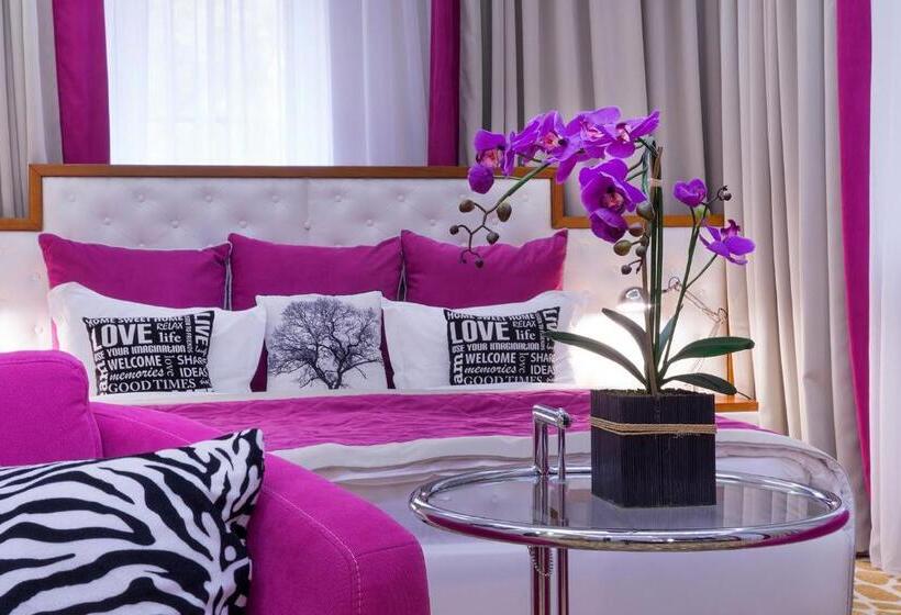 سوییت جونیور, Mirax Sapphire Boutique