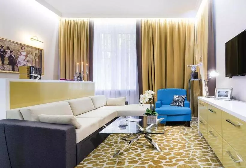 Sviitti, Mirax Sapphire Boutique