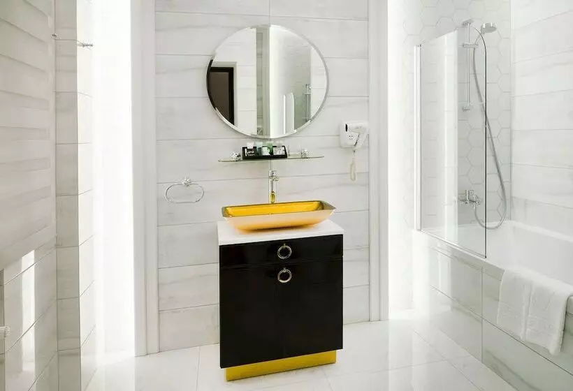 Juniorsviitti, Mirax Sapphire Boutique