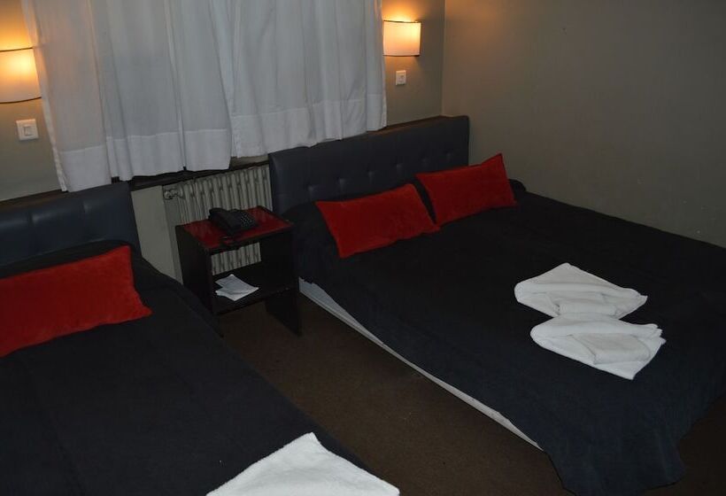 חדר סטנדרט לשלושה, Petit