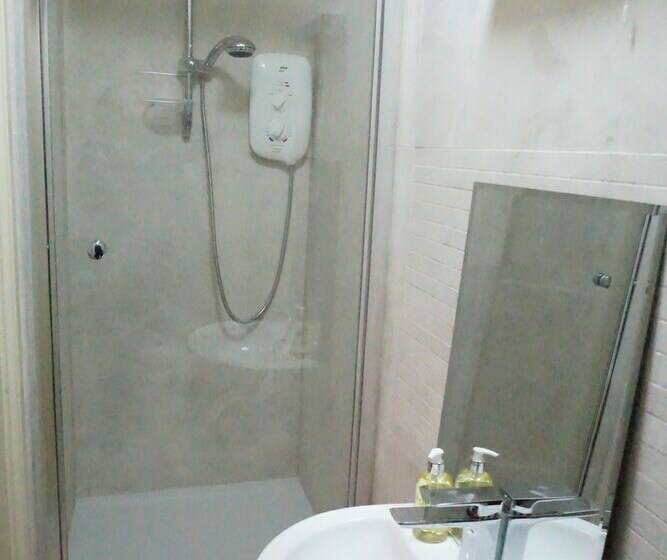 バス共有のスタンダードルーム, The Shepherds Inn