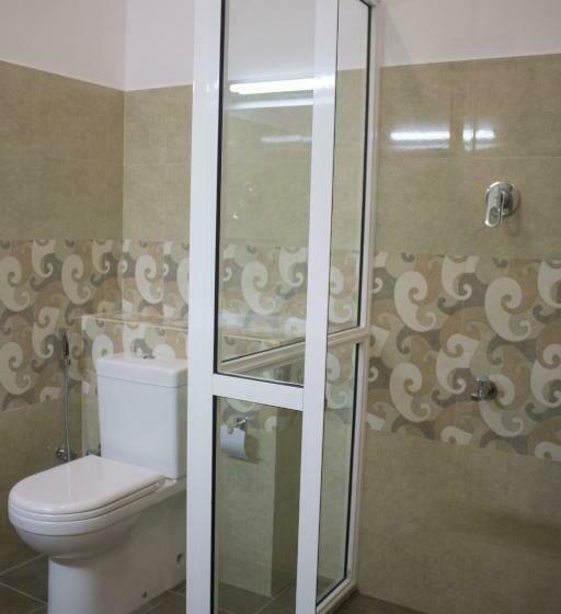 חדר סטנדרט, The Suite 262