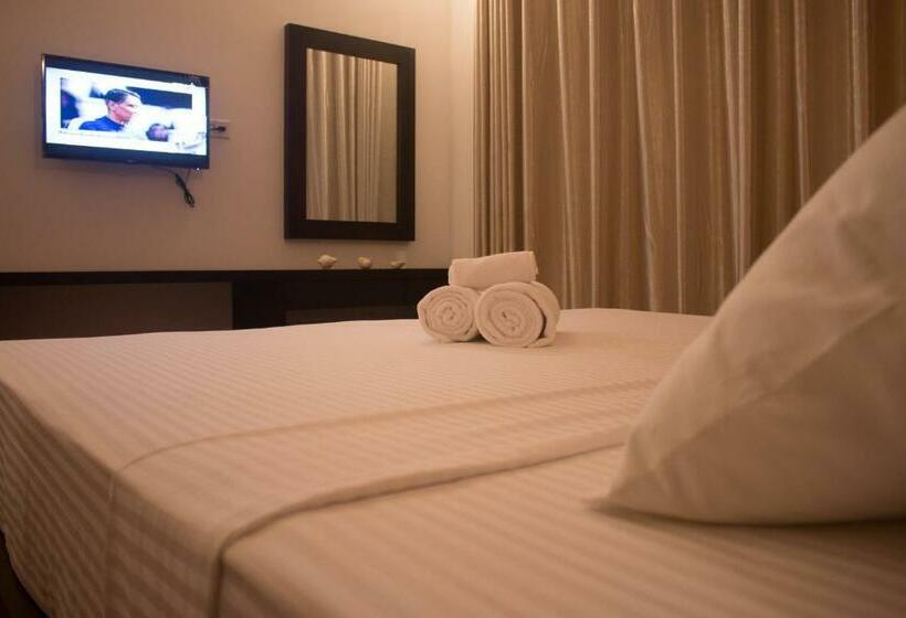 חדר סטנדרט, The Suite 262