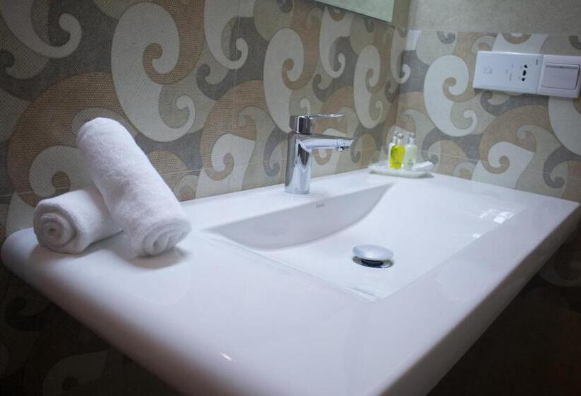 חדר סטנדרט, The Suite 262