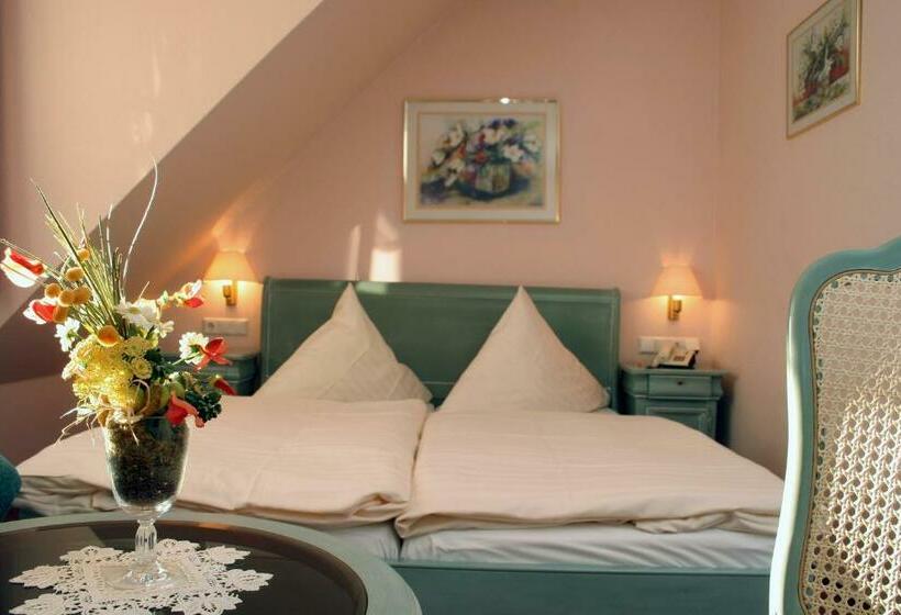 스탠다드 룸, Zur Burg Gmbh