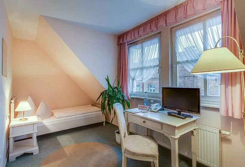 スタンダードシングルルーム, Zur Burg Gmbh