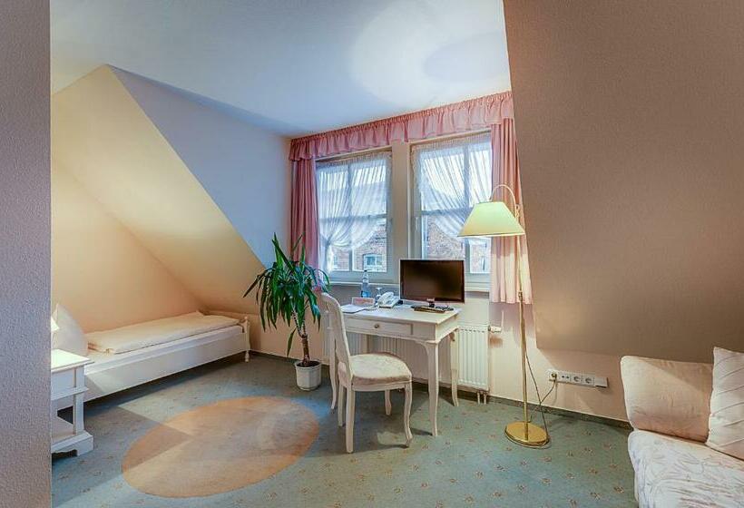 Номер Стандарт Индивидуальный, Zur Burg Gmbh