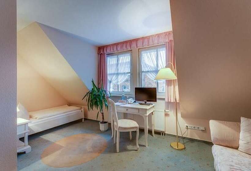 Номер Стандарт Индивидуальный, Zur Burg Gmbh