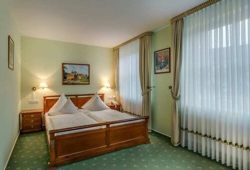 Номер Комфорт, Zur Burg Gmbh