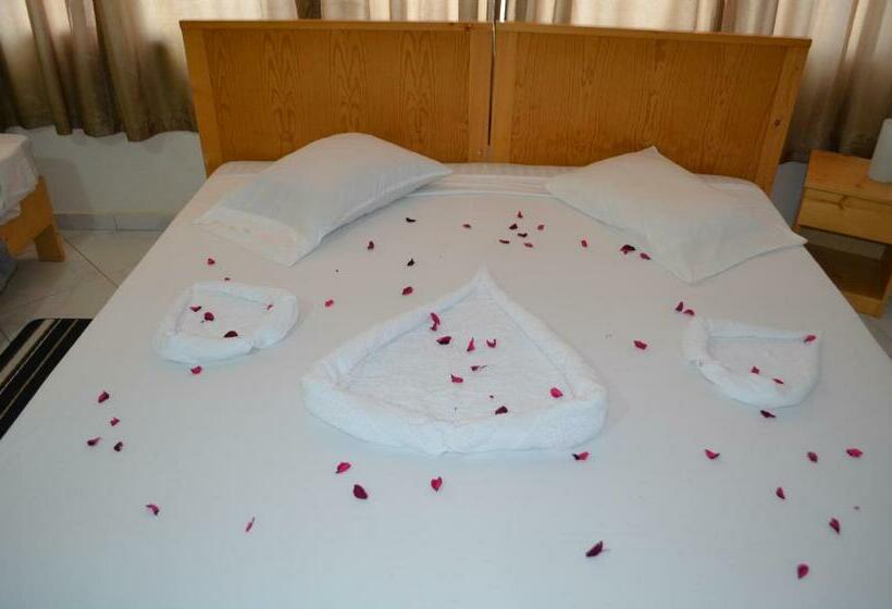 اتاق استاندارد, Lt Apart