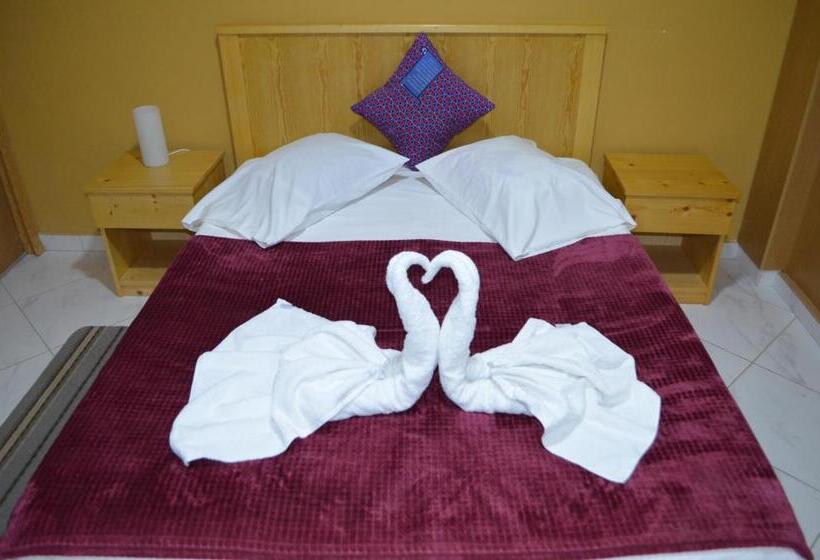 اتاق استاندارد با چشم‌انداز دریا, Lt Apart