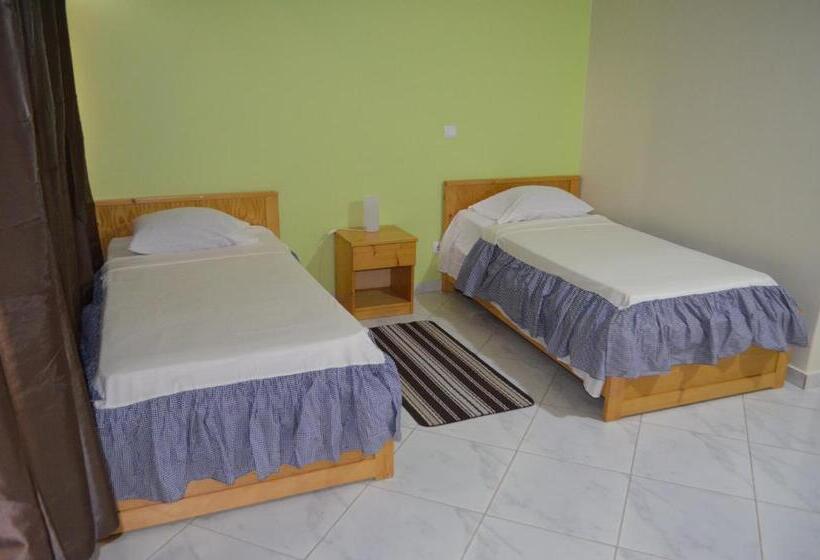 اتاق استاندارد سه نفره, Lt Apart