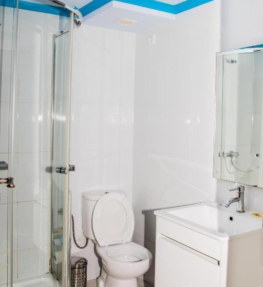 اتاق استاندارد سه نفره, Lt Apart