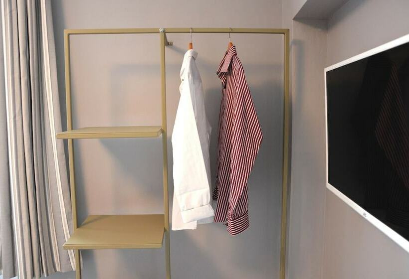 带共用浴室的标准房间, Monopoly Accommodations