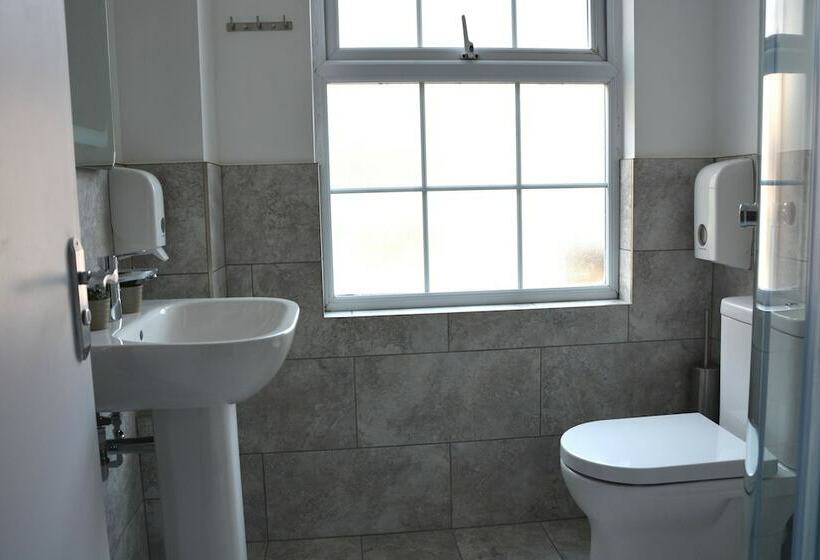 带共用浴室的标准房间, Monopoly Accommodations