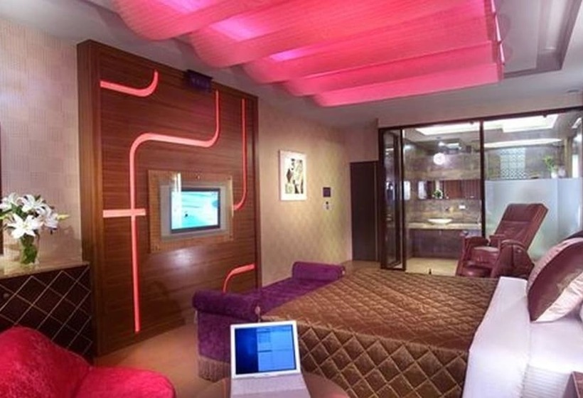 اتاق سوپریور, Motel Fabulous