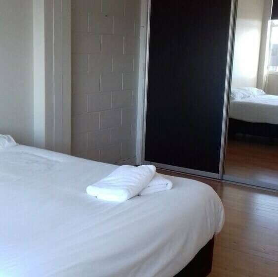 דירת שני חדרים, Shooters Saloon Bar Hotel & Cabins