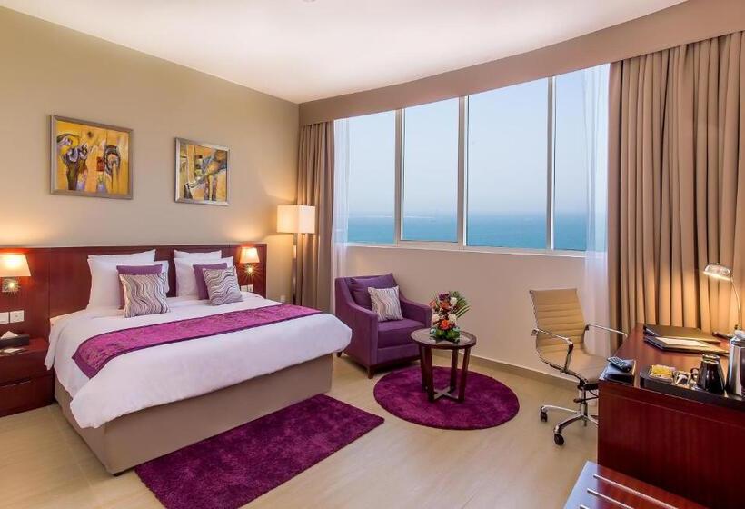Люкс Семейный 2 Спальни, V Hotel Fujairah