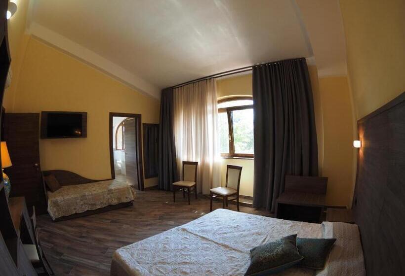 豪华三人间, Agriturismo Il Drago