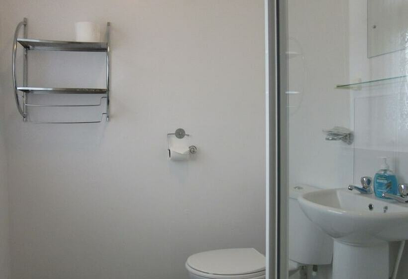 חדר בסיסי, The Waverley