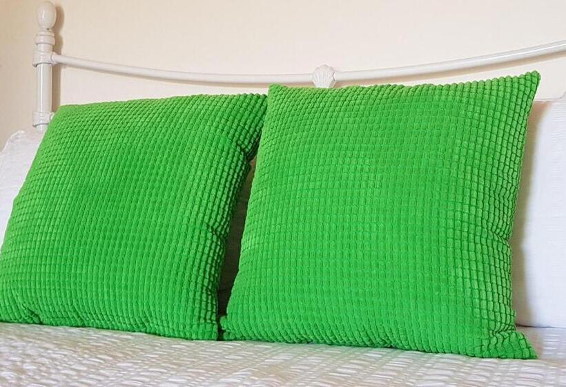 标准工作室, Villa Shakespeare